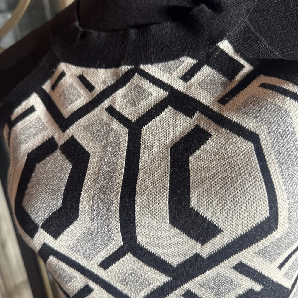 INC International Concepts Black and White Graphic Tank Top - Picture 2 of 6